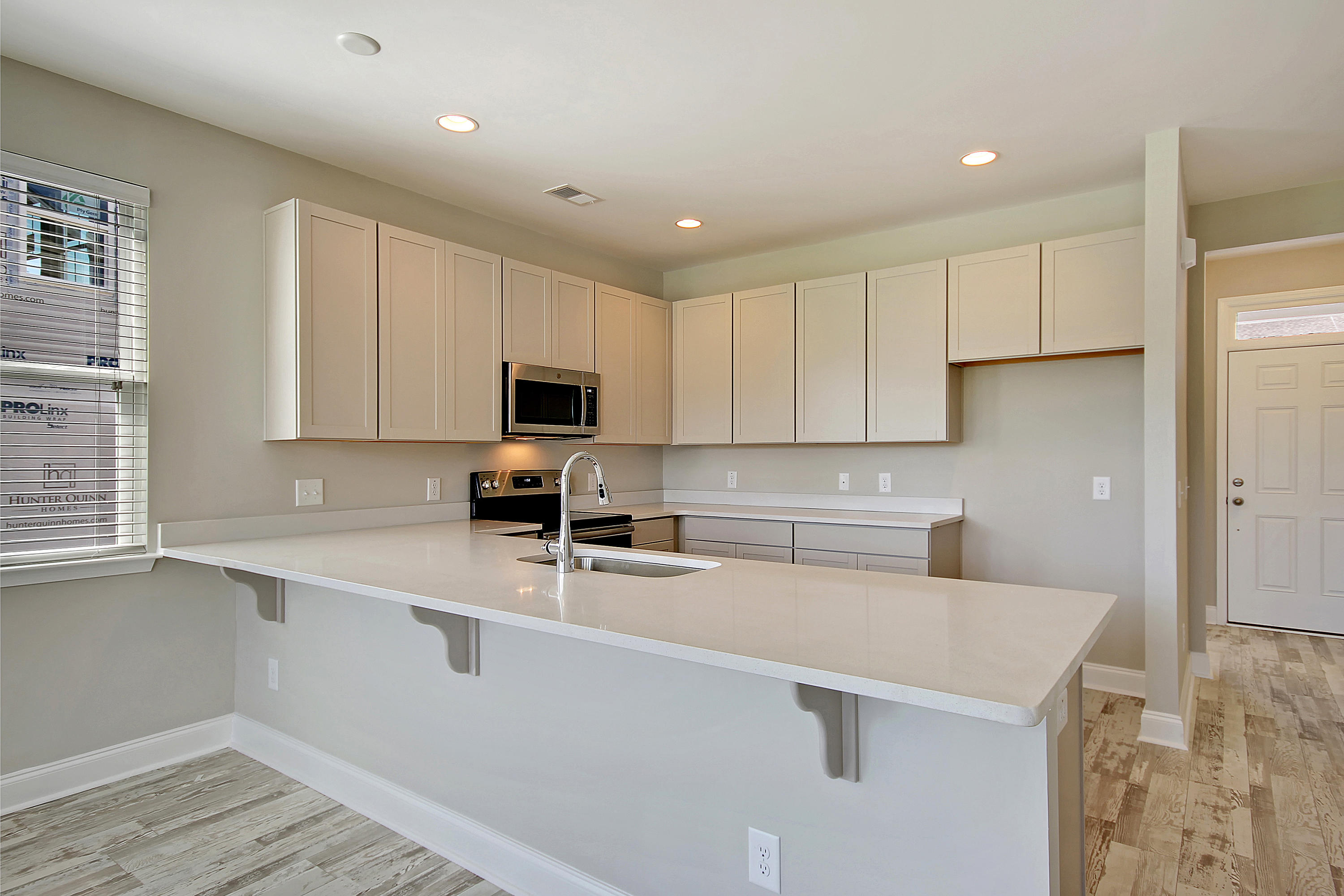 7761 Montview Road North Charleston, SC 29418 - Photo 2 of 30 Kitchen
