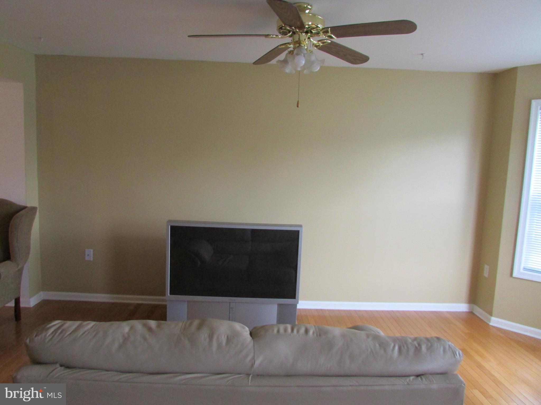 118 Lance Street Ranson, WV 25438 - Photo 4 of 22 Living Room