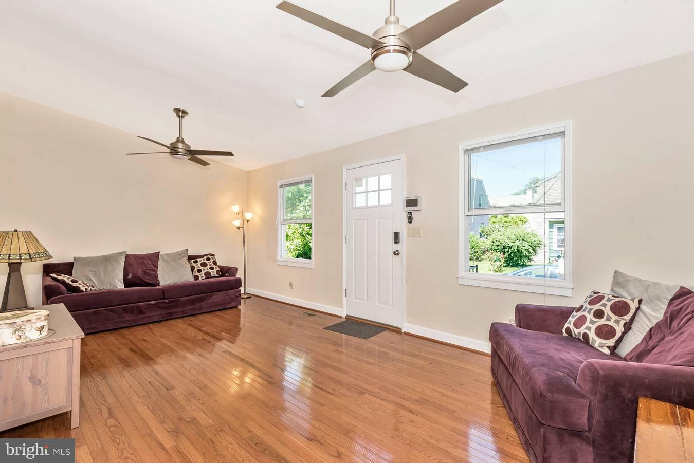 72 Kinship Road Baltimore, MD 21222 - Photo 3 of 28 Living Room