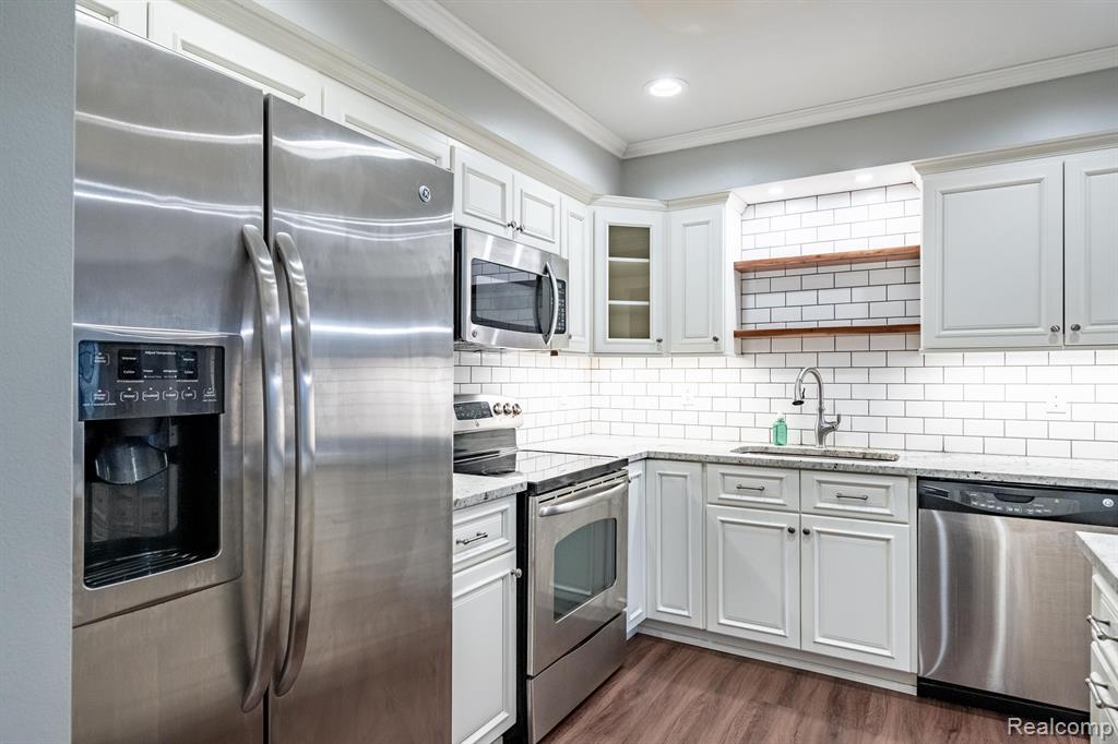 11721 Sycamore Road Plymouth, MI 48170 - Photo 7 of 24 Gallery Image 7