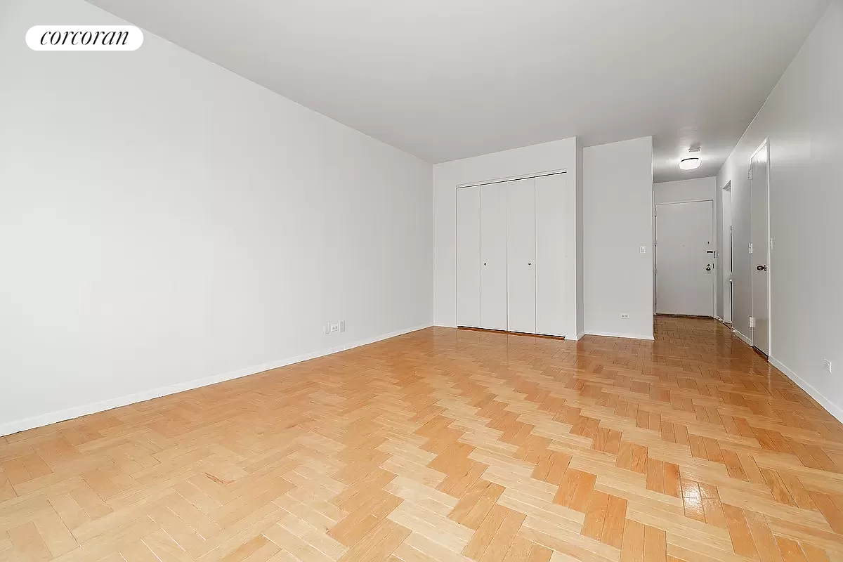 205 East 68th Street, Unit T5B Manhattan, NY 10065 - Photo 2 of 8