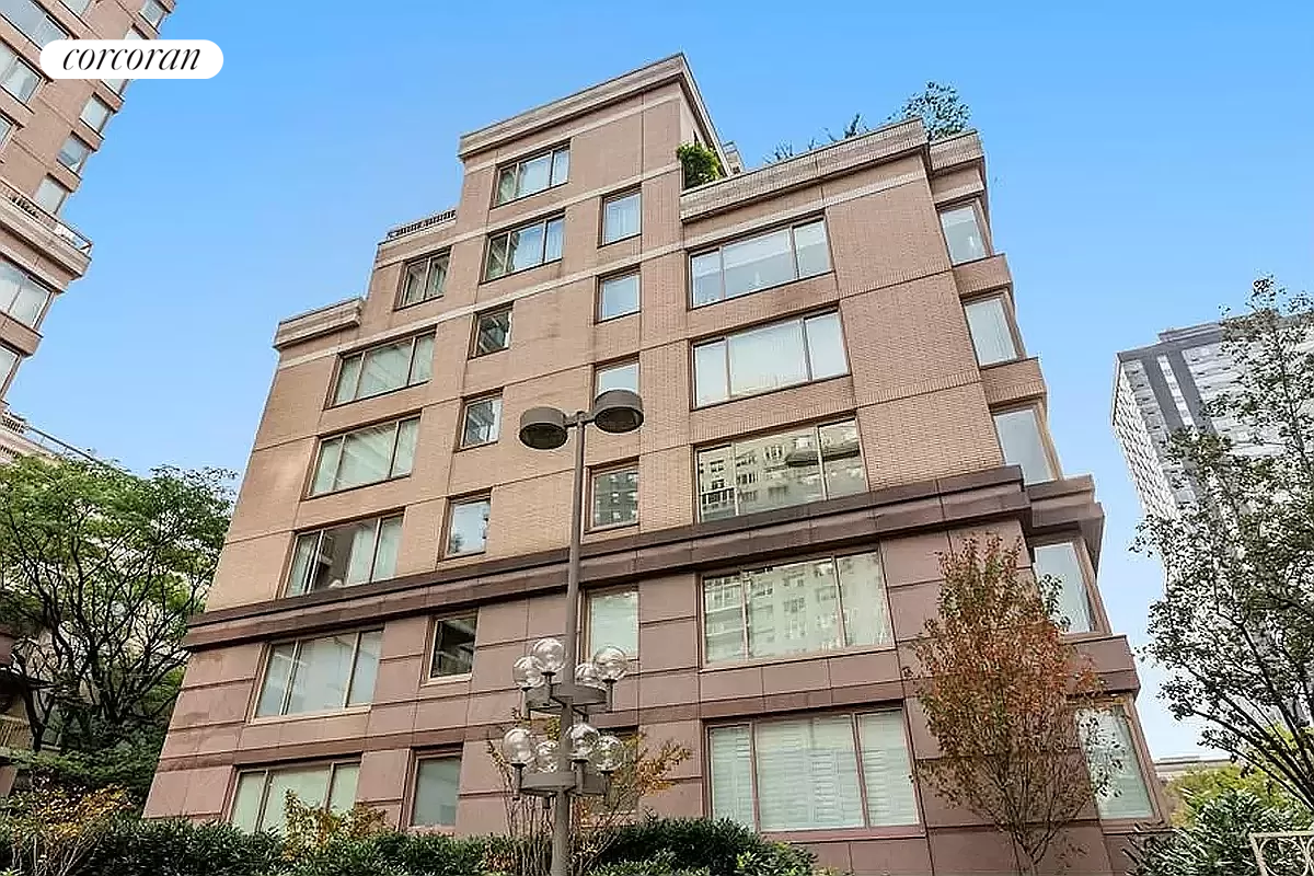 205 East 68th Street, Unit T5B Manhattan, NY 10065 - Photo 5 of 8 a view of a building