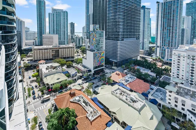 $4,300 | 55 Southwest 9th Street, Unit 1904, Miami, FL 33130