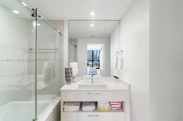 $4,300 | 55 Southwest 9th Street, Unit 1904, Miami, FL 33130