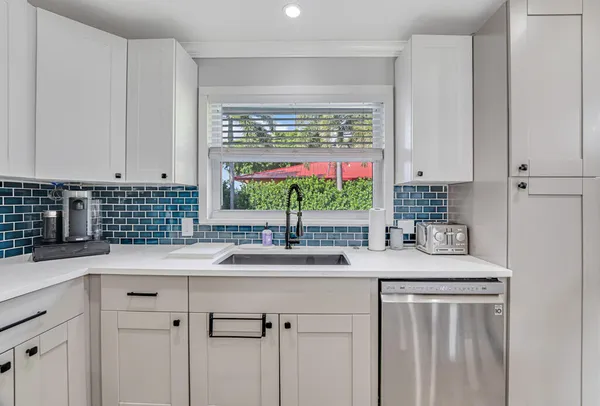 $465,000 | 6705 Massachusetts Drive, Lake Worth, FL 33462