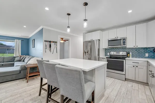 $465,000 | 6705 Massachusetts Drive, Lake Worth, FL 33462