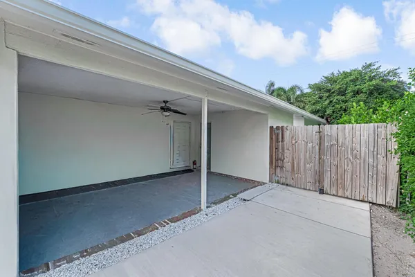 $465,000 | 6705 Massachusetts Drive, Lake Worth, FL 33462