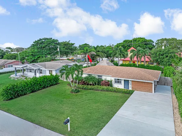 $465,000 | 6705 Massachusetts Drive, Lake Worth, FL 33462