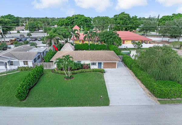 $465,000 | 6705 Massachusetts Drive, Lake Worth, FL 33462