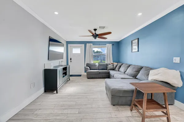 $465,000 | 6705 Massachusetts Drive, Lake Worth, FL 33462
