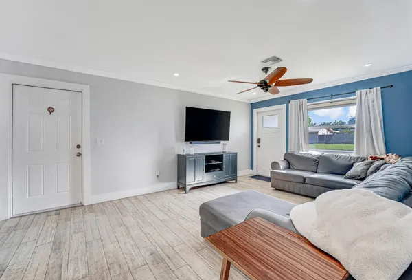 $465,000 | 6705 Massachusetts Drive, Lake Worth, FL 33462