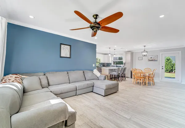 $465,000 | 6705 Massachusetts Drive, Lake Worth, FL 33462
