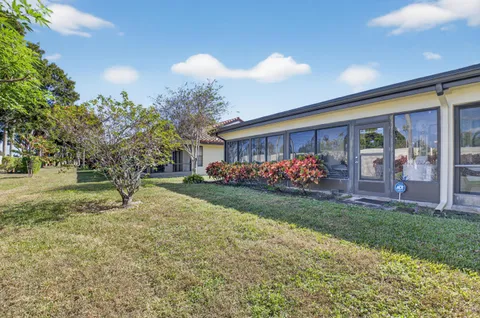 $325,000 | 5893 Sunswept Lane, Unit B, Boynton Beach, FL 33437