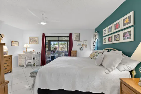 $325,000 | 5893 Sunswept Lane, Unit B, Boynton Beach, FL 33437