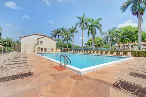 $325,000 | 5893 Sunswept Lane, Unit B, Boynton Beach, FL 33437