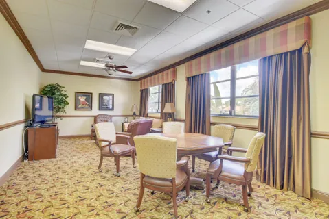 $325,000 | 5893 Sunswept Lane, Unit B, Boynton Beach, FL 33437