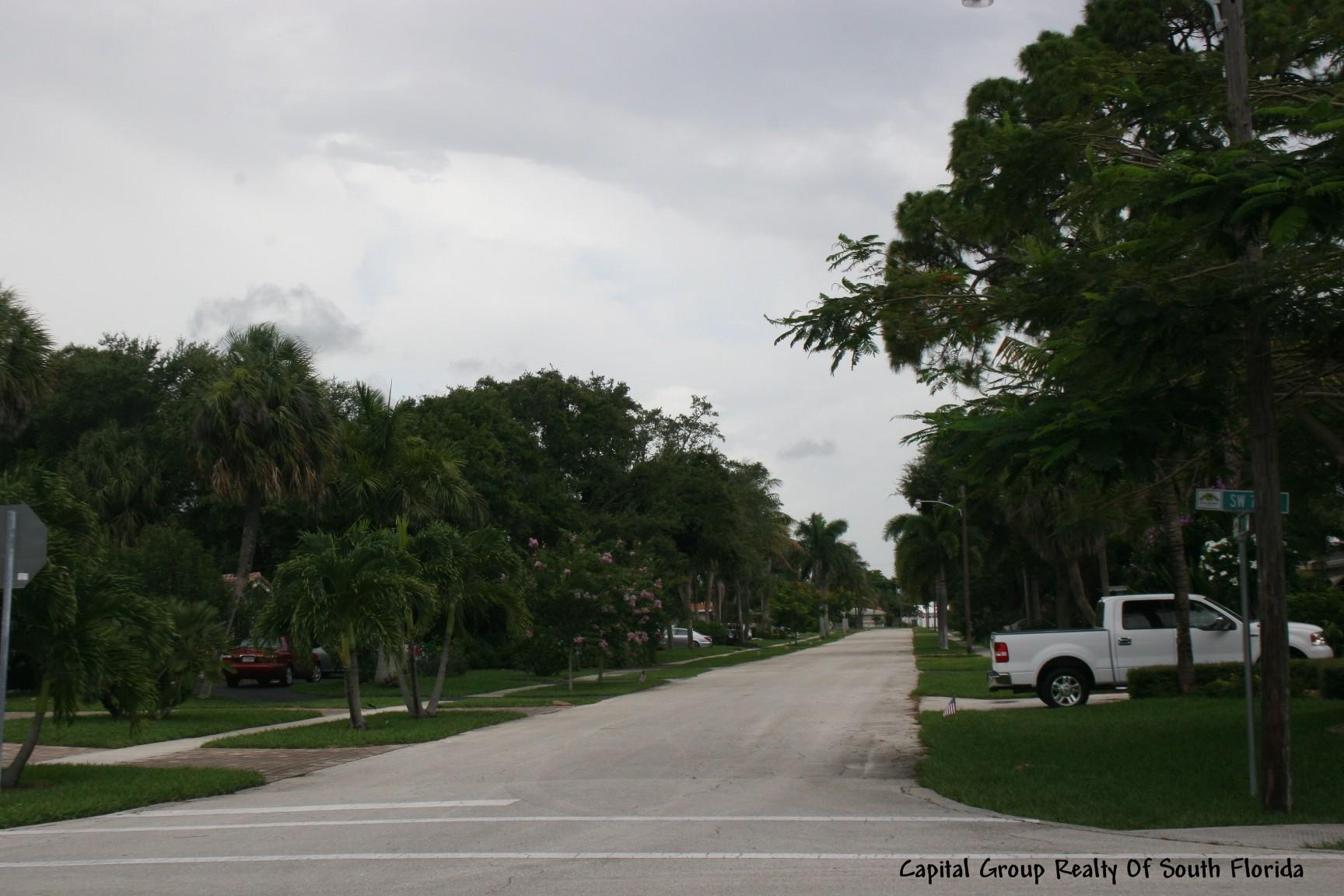 425 Southwest 7th Avenue Boca Raton, FL 33486 - Photo 4 of 6 Tree Lined Streets