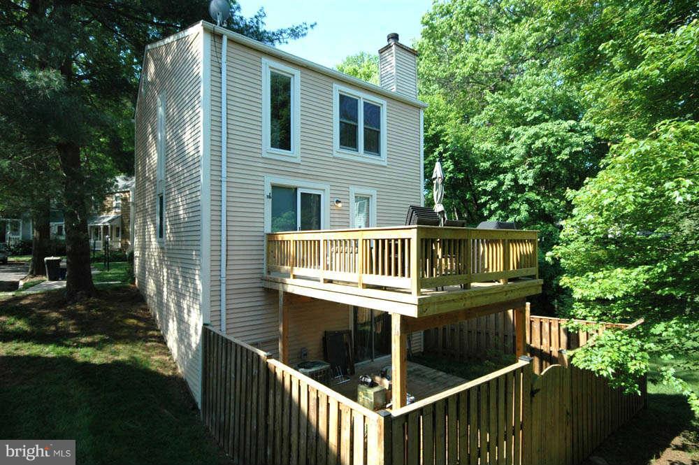 11254 Silentwood Lane Reston, VA 20191 - Photo 6 of 17 Exterior (Rear)
