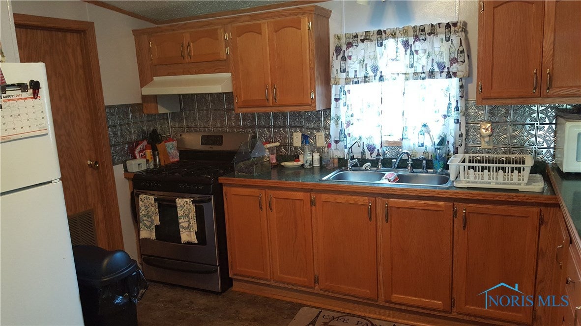 320 North Curtice Road Oregon, OH 43616 - Photo 18 of 32 Gallery Image 18