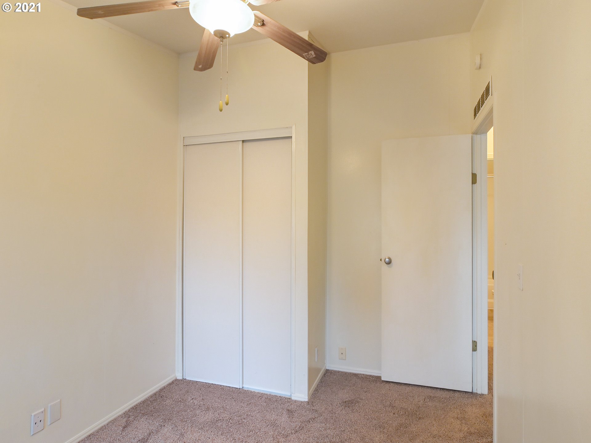 469 48th Street Springfield, OR 97478 - Photo 16 of 32