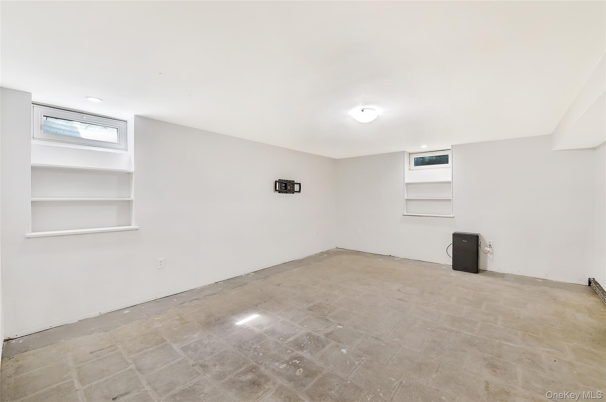 18 Stage Road Pine Island, NY 10969 - Photo 30 of 42 an empty room with windows