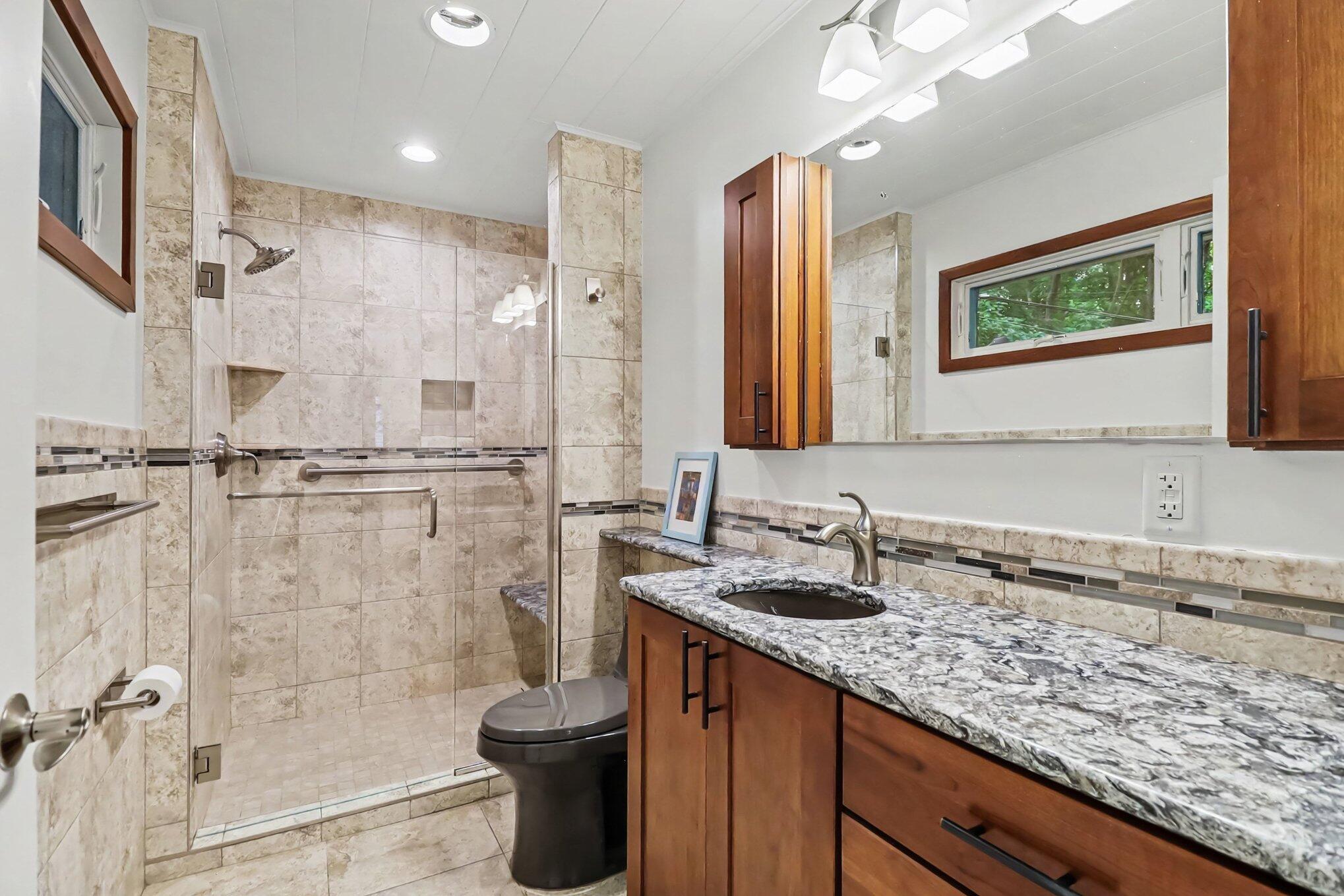 2411 Londonderry Road Ann Arbor, MI 48104 - Photo 34 of 61 035_file_9843
