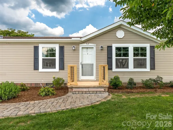 $335,900 | 448 Riverwind Drive, Hendersonville, NC 28739