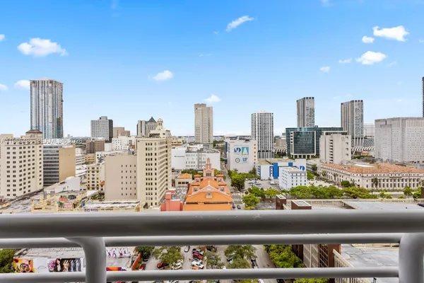 $2,400 | 133 Northeast 2nd Avenue, Unit 1815, Miami, FL 33132