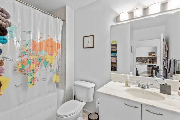 $2,400 | 133 Northeast 2nd Avenue, Unit 1815, Miami, FL 33132