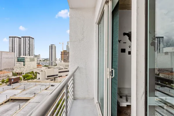 $2,400 | 133 Northeast 2nd Avenue, Unit 1815, Miami, FL 33132