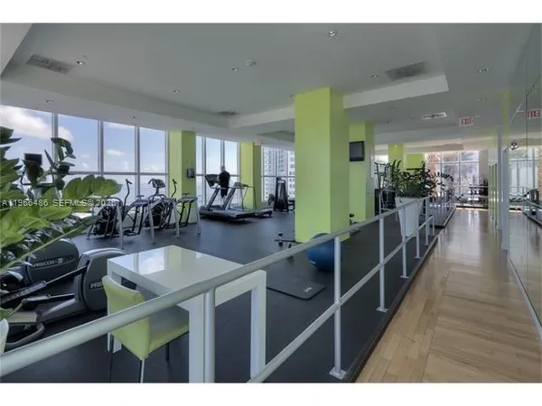 $2,400 | 133 Northeast 2nd Avenue, Unit 1815, Miami, FL 33132