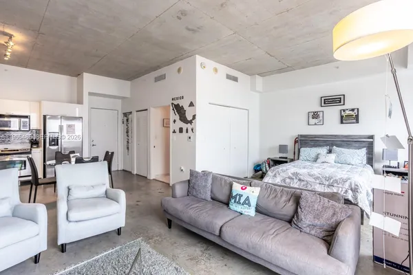 $2,400 | 133 Northeast 2nd Avenue, Unit 1815, Miami, FL 33132