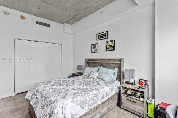 $2,400 | 133 Northeast 2nd Avenue, Unit 1815, Miami, FL 33132