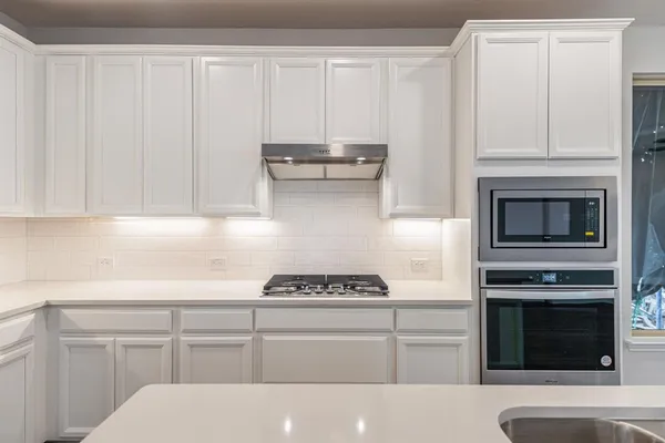 $2,450 | 1725 Blakely Place, Little Elm, TX 76227