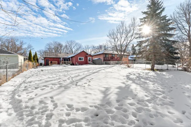 $300,000 | 520 Barrett Street South, Winsted, MN 55395