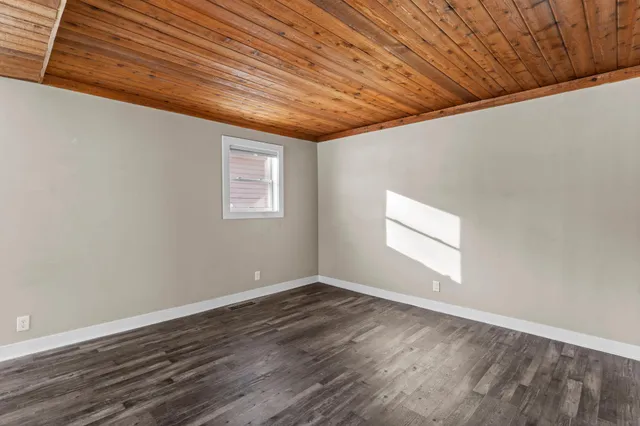 $300,000 | 520 Barrett Street South, Winsted, MN 55395