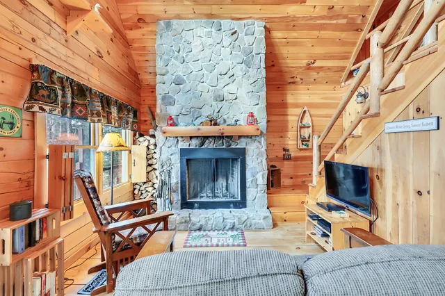 $690,000 | 77 Paradis Road, Peru, ME 04290