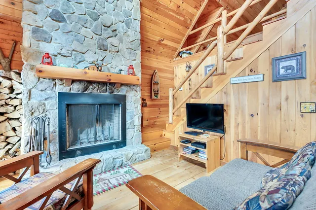 $690,000 | 77 Paradis Road, Peru, ME 04290