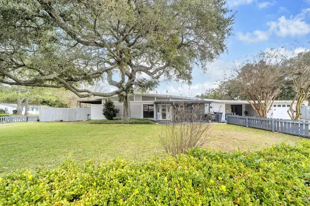 $388,000 | 111 Cedar Avenue Southwest, Fort Walton Beach, FL 32548