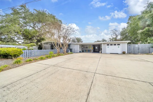 $388,000 | 111 Cedar Avenue Southwest, Fort Walton Beach, FL 32548