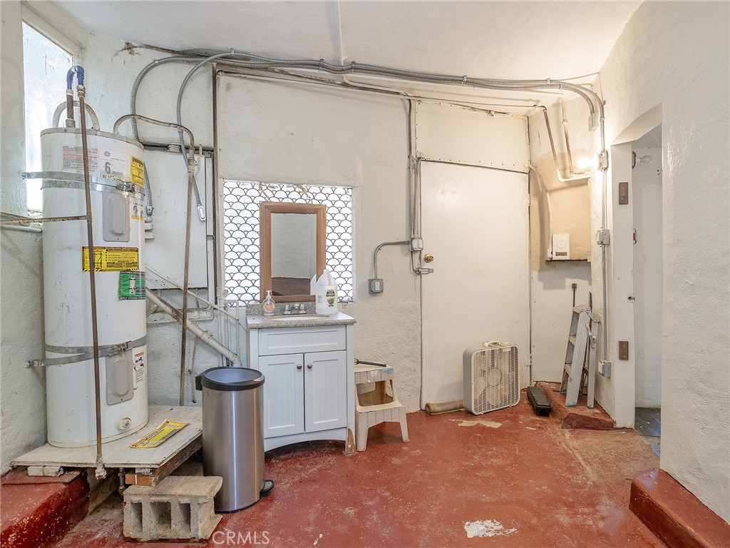 8618 La Tuna Canyon Road Sun Valley, CA 91352 - Photo 19 of 50 a bathroom with a sink and a mirror