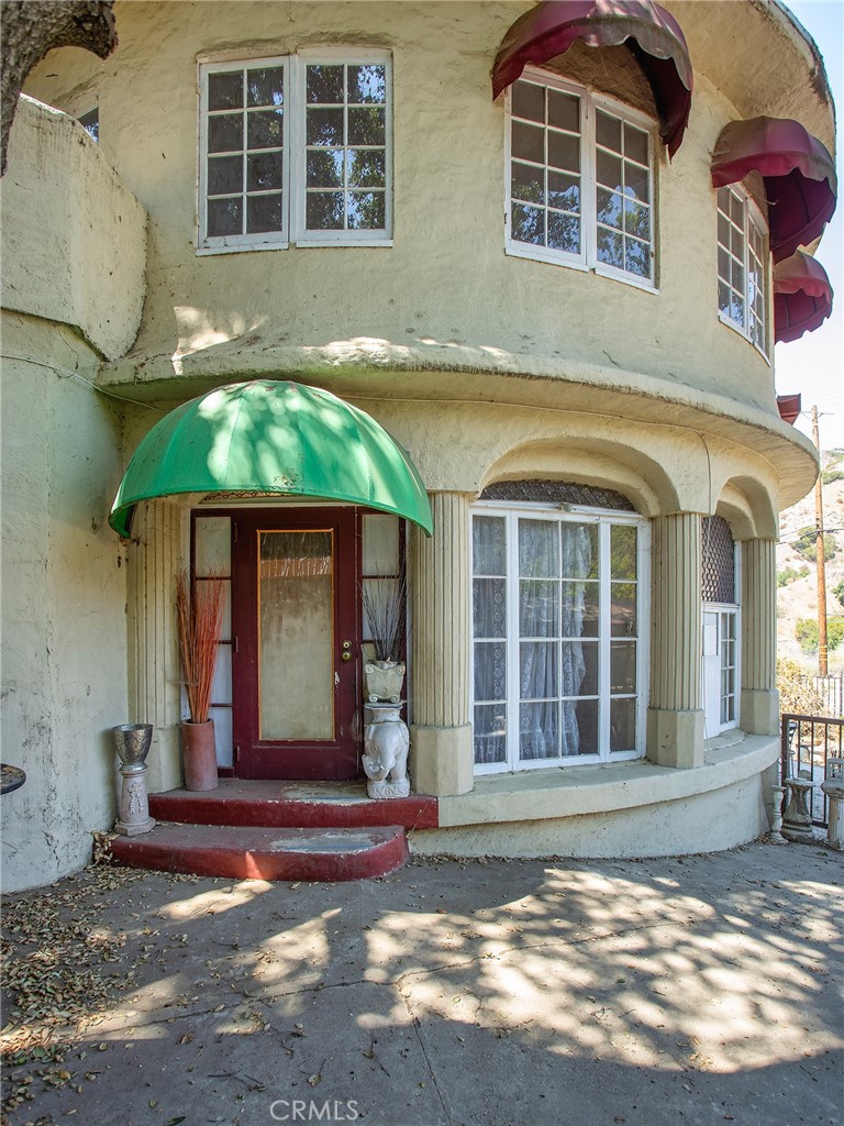8618 La Tuna Canyon Road Sun Valley, CA 91352 - Photo 24 of 50 a front view of a house