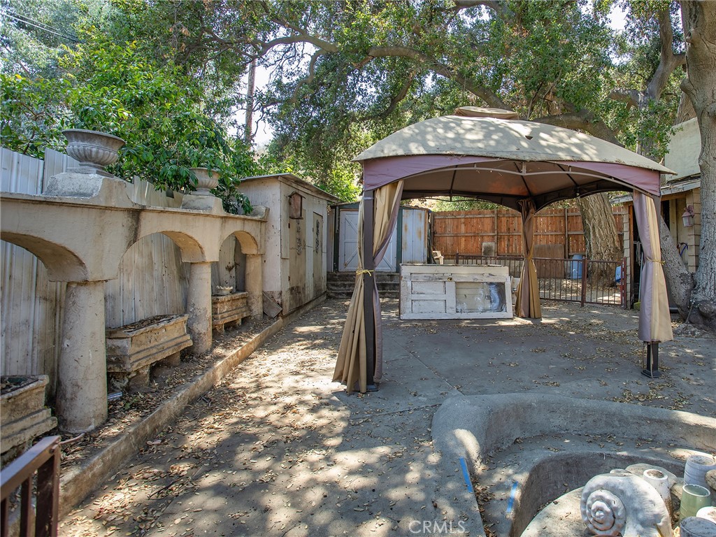 8618 La Tuna Canyon Road Sun Valley, CA 91352 - Photo 29 of 50 a view of a house with backyard and sitting area