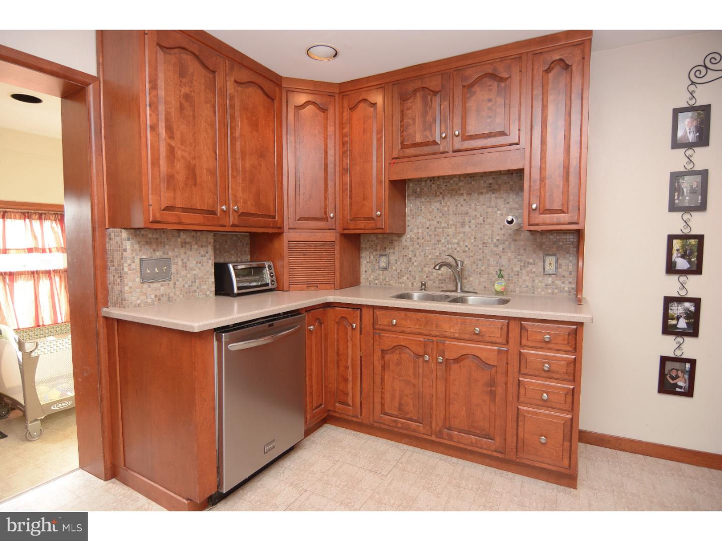 2408 Spring Street Reading, PA 19609 - Photo 12 of 24 Gallery Image 12