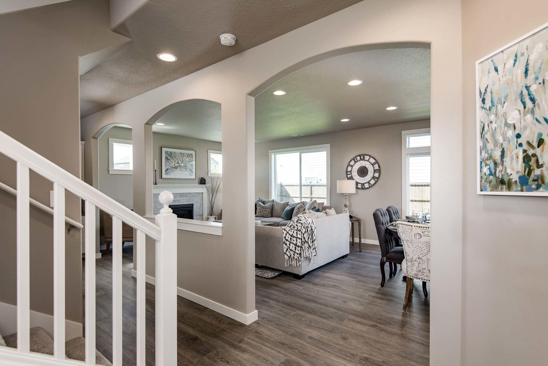 650 McKinney Ranch Road Sisters, OR 97759 - Photo 9 of 24 Stoneridge - Entry (3)