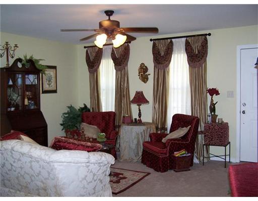 2318 Robin Street Slidell, LA 70460 - Photo 2 of 21 Gallery Image 2