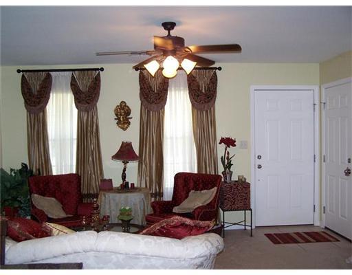 2318 Robin Street Slidell, LA 70460 - Photo 3 of 21 Gallery Image 3