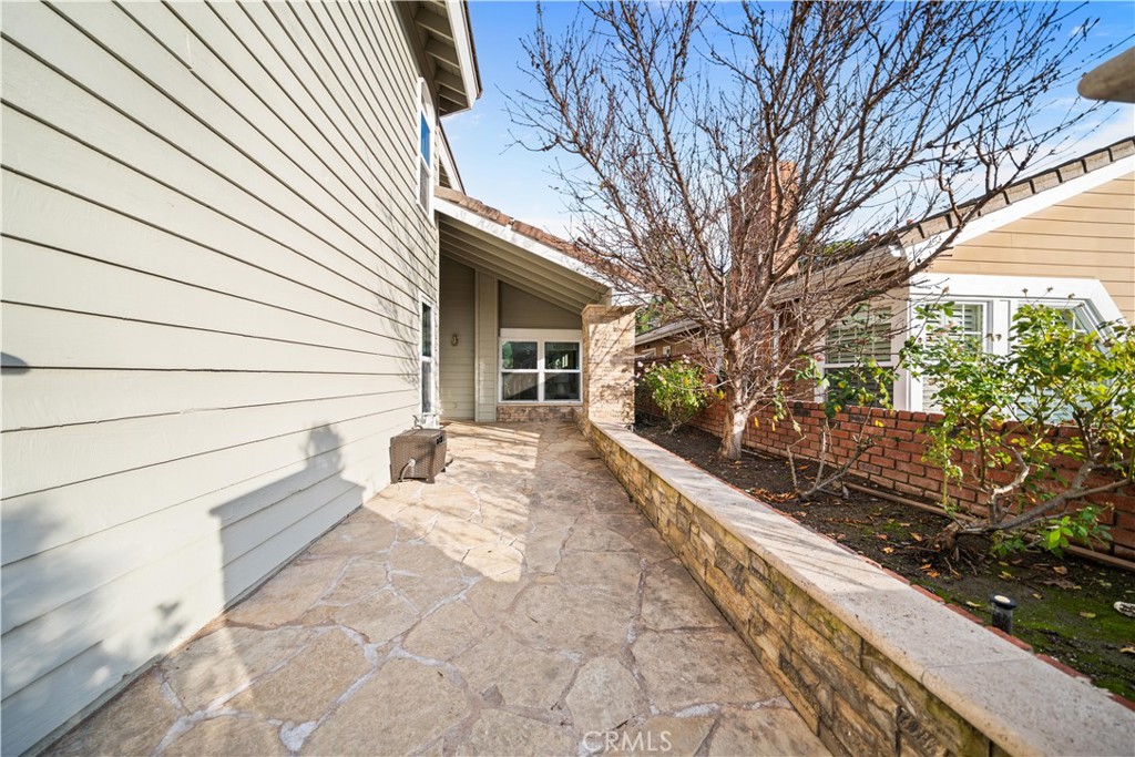 6 Ribera Irvine, CA 92620 - Photo 3 of 56 Gallery Image 3