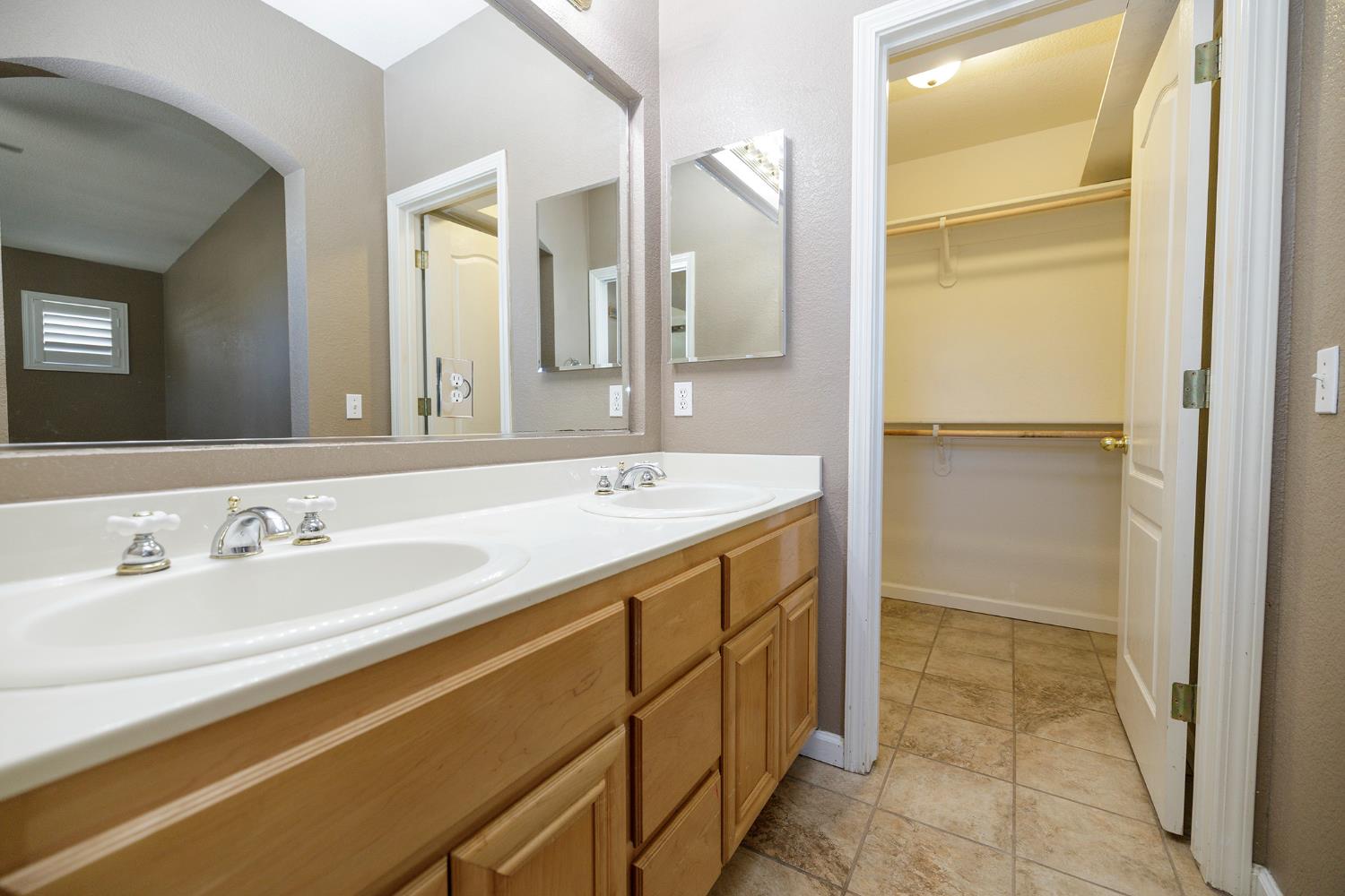 1909 Destiny Way Modesto, CA 95356 - Photo 34 of 52