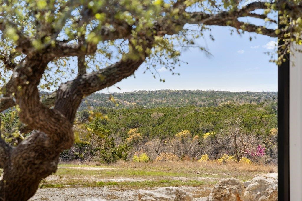 582 Delaware Creek Road Boerne, TX 78006 - Photo 9 of 31